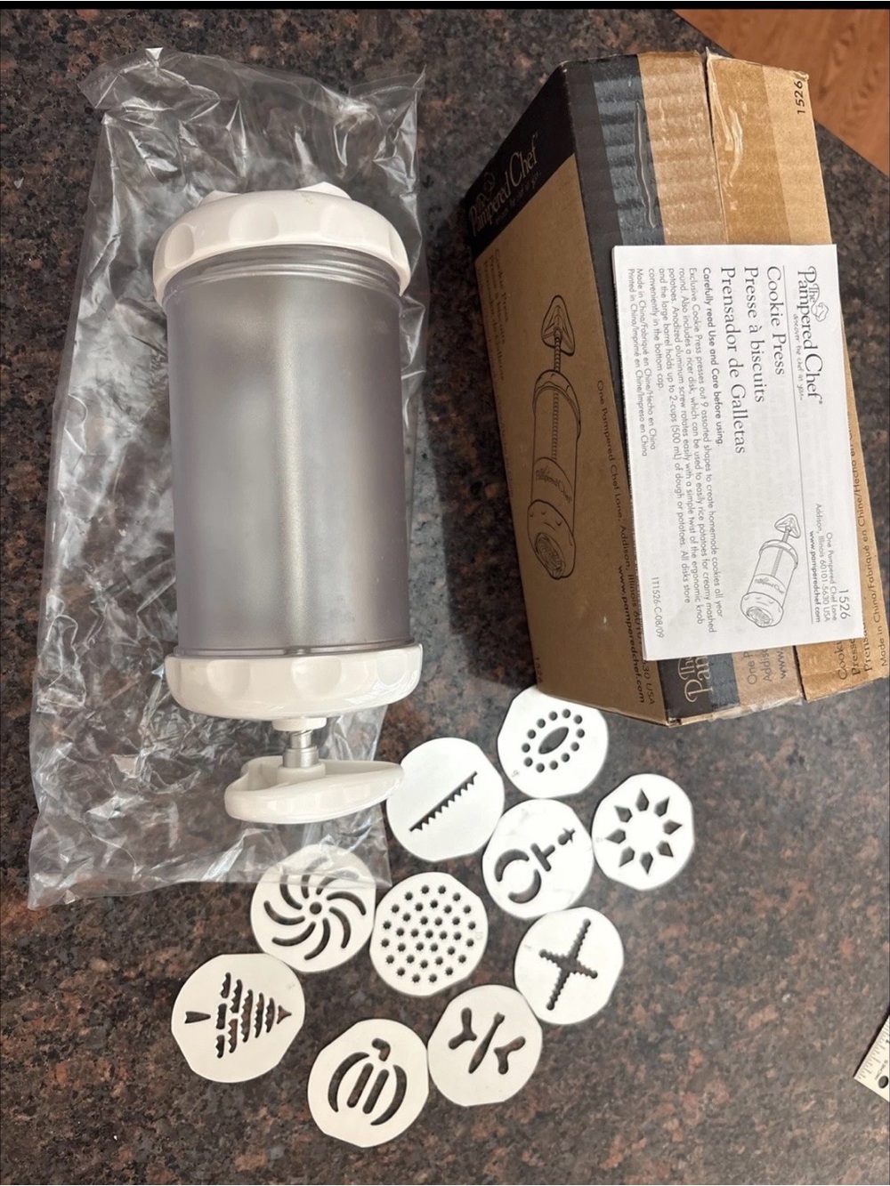 NEW Pampered Chef Plastic Cookie Press Model 1526 + 10 Discs & Instructions